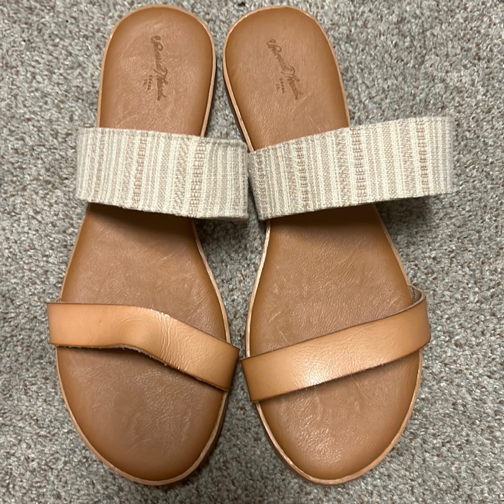 Universal Thread Two Strap Sandals